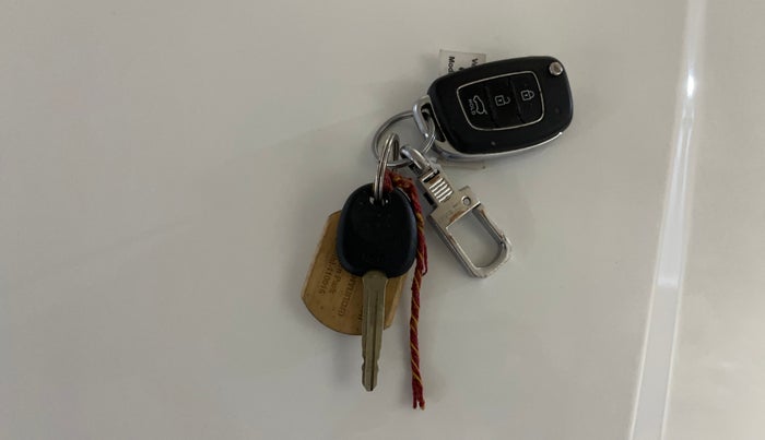 2021 Hyundai NEW I20 SPORTZ 1.2 MT, Petrol, Manual, 40,009 km, Key Close Up