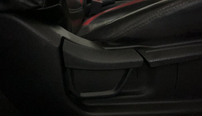 2021 Hyundai NEW I20 SPORTZ 1.2 MT, Petrol, Manual, 40,009 km, Driver Side Adjustment Panel