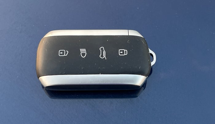 2024 Tata Curvv Creative 1.2 Petrol 7DCA, Petrol, Automatic, 18,099 km, Key Close Up