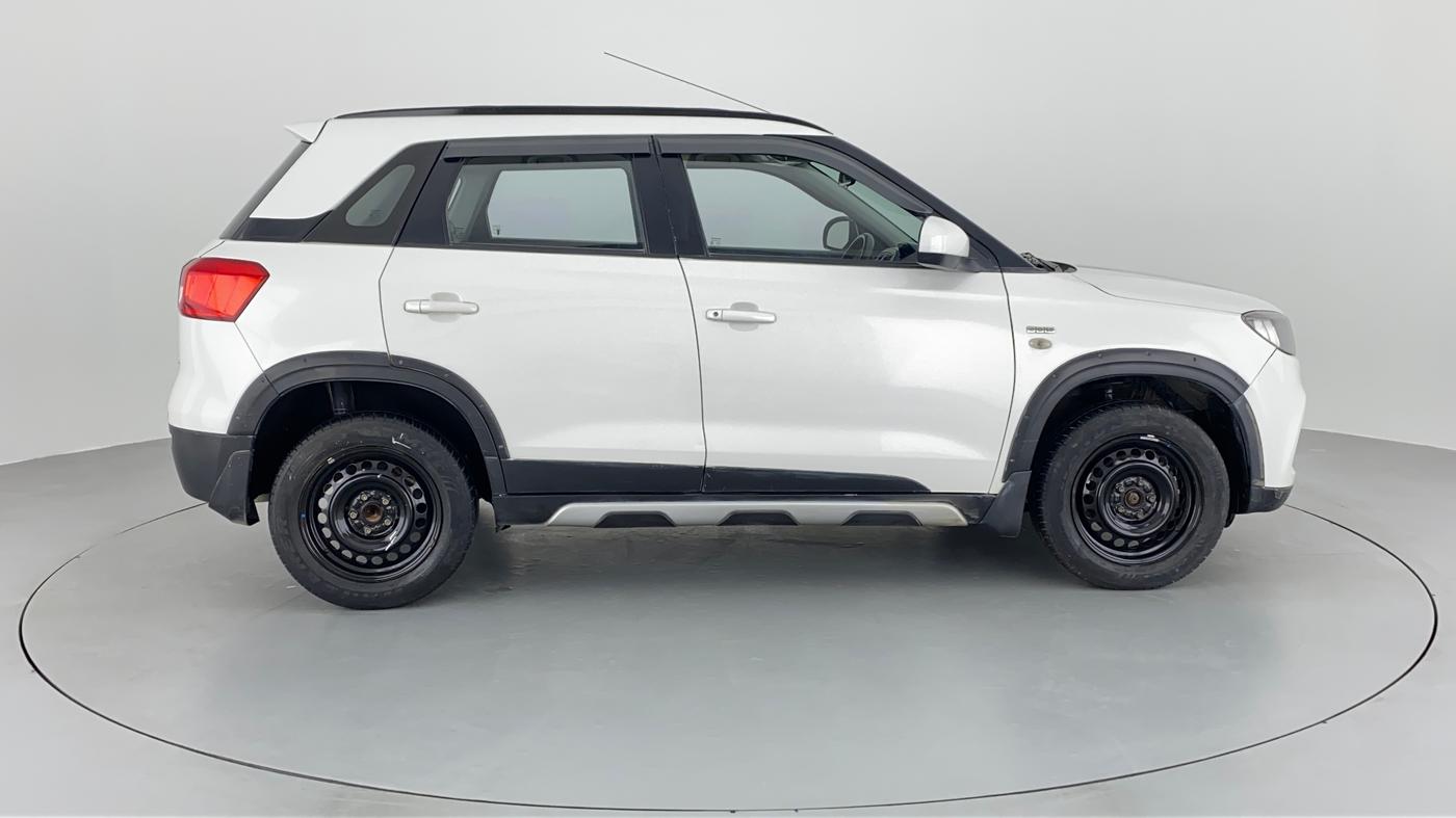 2016 Maruti Vitara Brezza VDI, Diesel, Manual, Right Side