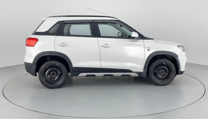 2016 Maruti Vitara Brezza VDI, Diesel, Manual, Right Side