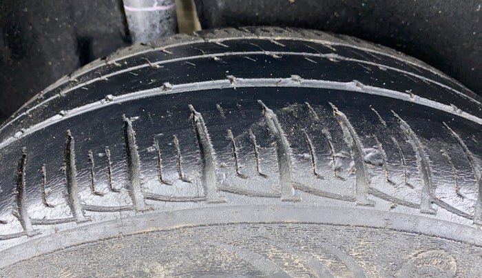 2016 Maruti Vitara Brezza VDI, Diesel, Manual, Right Rear Tyre Tread