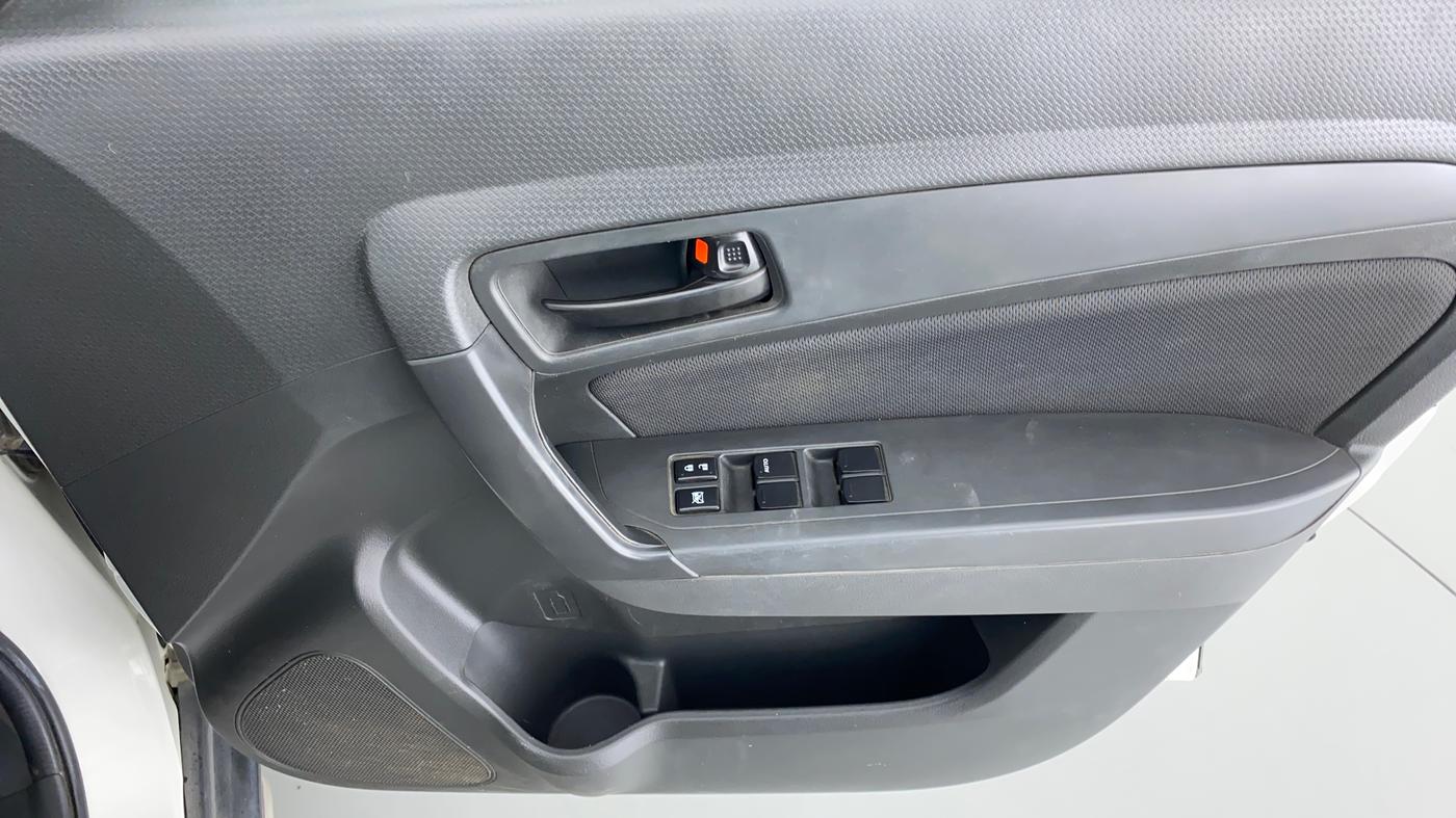 2016 Maruti Vitara Brezza VDI, Diesel, Manual, Driver Side Door Panels Control