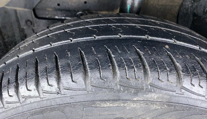 2016 Maruti Vitara Brezza VDI, Diesel, Manual, Left Front Tyre Tread