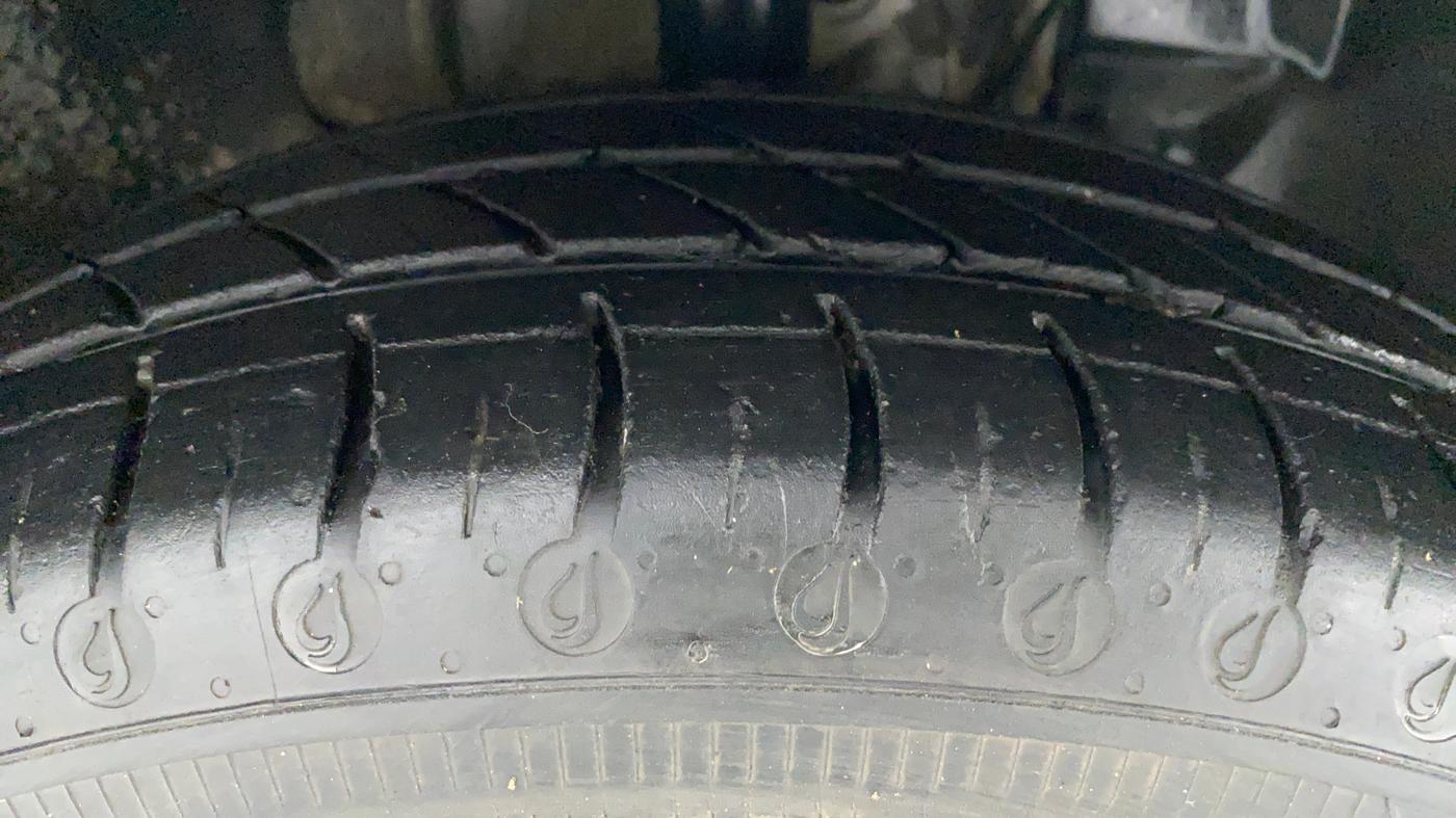 2021 Tata Tiago XZA 1.2 REVOTRON, Petrol, Automatic, 25,058 km, Right Front Tyre Tread