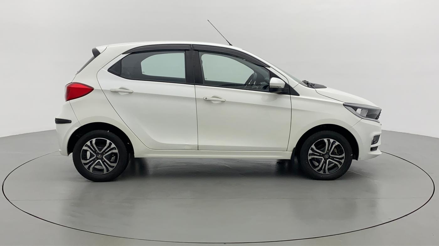 2021 Tata Tiago XZA 1.2 REVOTRON, Petrol, Automatic, 25,058 km, Right Side View