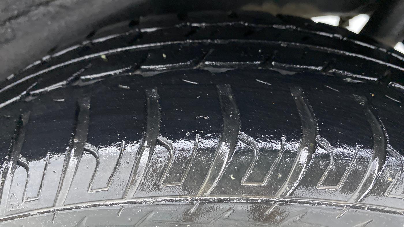 2014 Maruti Wagon R 1.0 VXI, Petrol, Manual, 31,316 km, Left Rear Tyre Tread