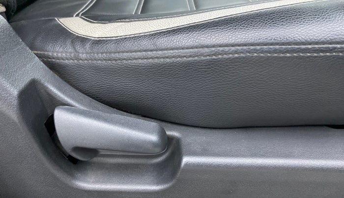 2014 Maruti Wagon R 1.0 VXI, Petrol, Manual, 31,316 km, Driver Side Adjustment Panel