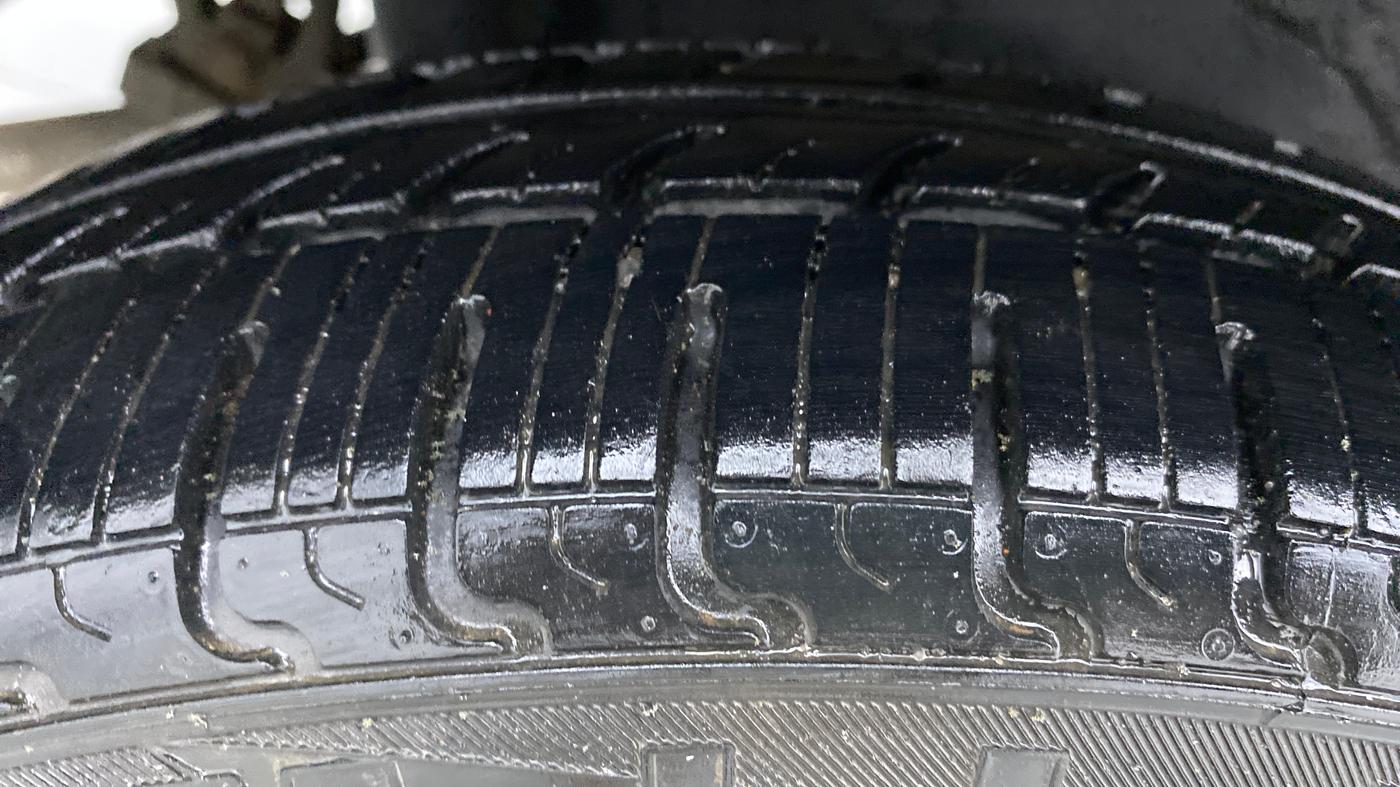 2014 Maruti Wagon R 1.0 VXI, Petrol, Manual, 31,316 km, Right Rear Tyre Tread