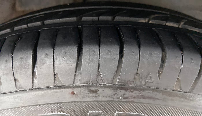 2010 Hyundai i10 MAGNA 1.2, Petrol, Manual, 55,412 km, Left Rear Tyre Tread