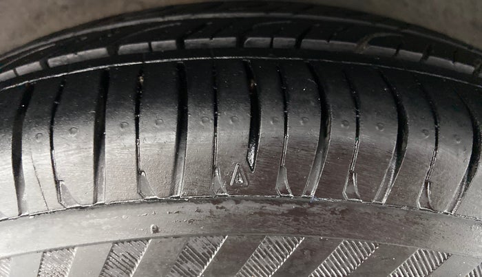 2010 Hyundai i10 MAGNA 1.2, Petrol, Manual, 55,412 km, Right Rear Tyre Tread
