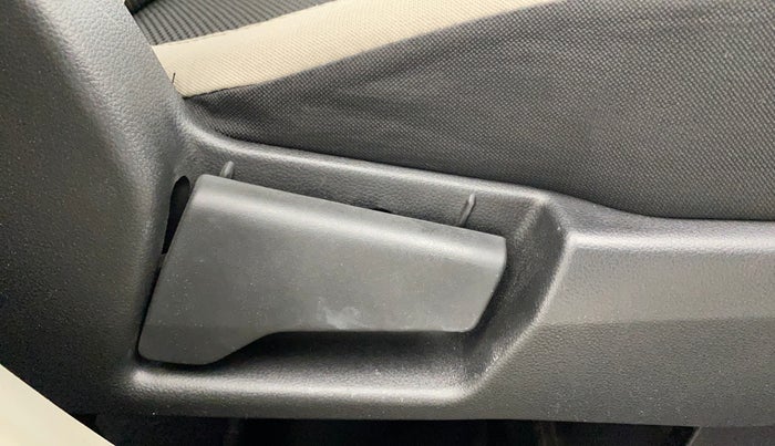 2022 Renault TRIBER RXT, Petrol, Manual, 21,671 km, Driver Side Adjustment Panel