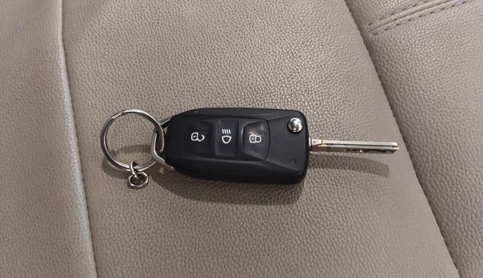 2023 Tata ALTROZ XM PLUS SUNROOF, Petrol, Manual, 22,946 km, Key Close Up