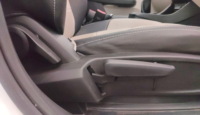 2023 Tata ALTROZ XM PLUS SUNROOF, Petrol, Manual, 22,946 km, Driver Side Adjustment Panel