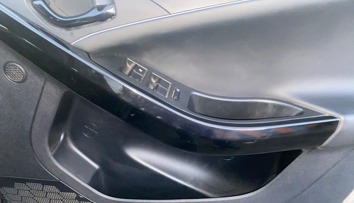 2022 Tata NEXON XZ PLUS DIESEL DARK EDITION, Diesel, Manual, 93,750 km, Driver Side Door Panels Control