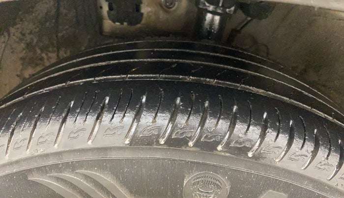 2021 Hyundai VENUE SX (O) 1.5 CRDI, Diesel, Manual, 52,295 km, Left Front Tyre Tread