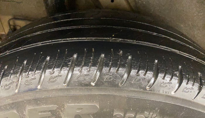 2021 Hyundai VENUE SX (O) 1.5 CRDI, Diesel, Manual, 52,295 km, Right Rear Tyre Tread