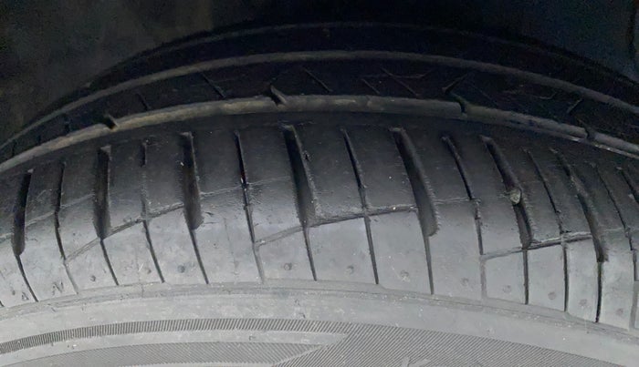 2019 Hyundai Grand i10 SPORTZ 1.2 KAPPA VTVT, Petrol, Manual, 19,941 km, Right Front Tyre Tread