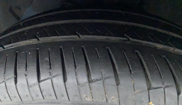 2019 Hyundai Grand i10 SPORTZ 1.2 KAPPA VTVT, Petrol, Manual, 19,941 km, Left Front Tyre Tread