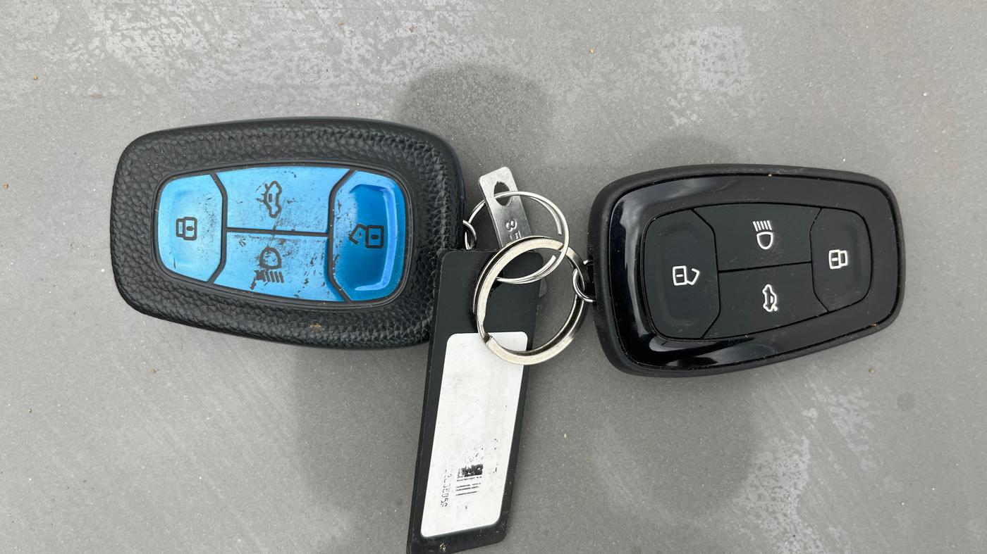 2022 Tata NEXON XZ PLUS (PREMIUM) KAZIRANGA PETROL, Petrol, Manual, 26,640 km, Key Close Up