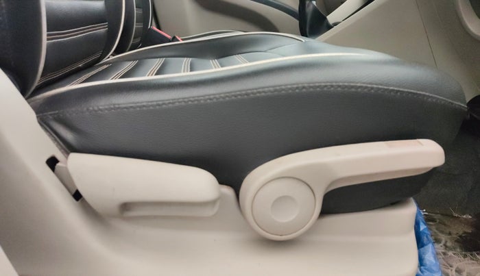 2016 Maruti Celerio ZXI (O), Petrol, Manual, 79,244 km, Driver Side Adjustment Panel