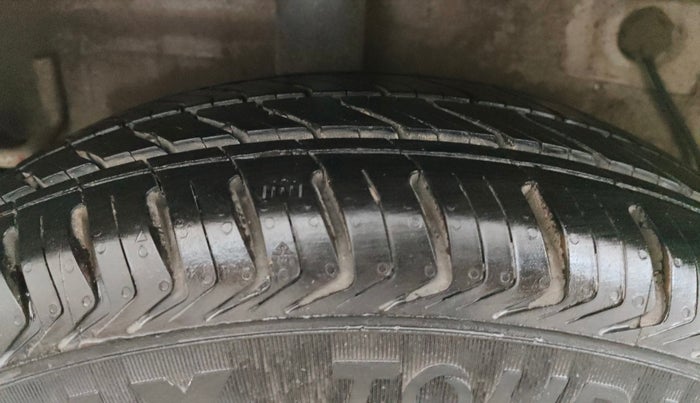 2016 Maruti Celerio ZXI (O), Petrol, Manual, 79,244 km, Right Rear Tyre Tread
