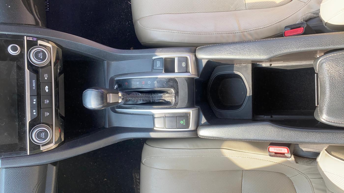 2019 Honda Civic 1.8L I-VTEC VX CVT, Petrol, Automatic, 74,847 km, Gear Lever