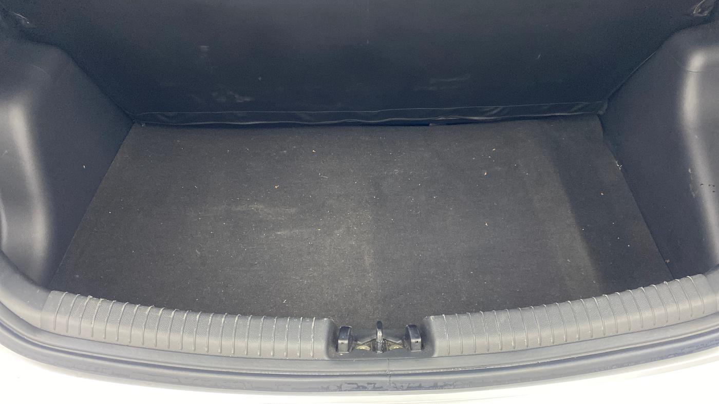 2018 Hyundai Grand i10 SPORTZ AT 1.2 KAPPA VTVT, Petrol, Automatic, 26,312 km, Boot Inside
