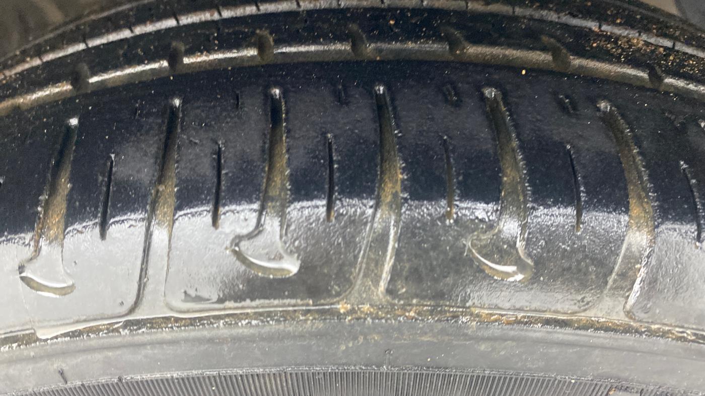 2018 Hyundai Grand i10 SPORTZ AT 1.2 KAPPA VTVT, Petrol, Automatic, 26,312 km, Right Front Tyre Tread