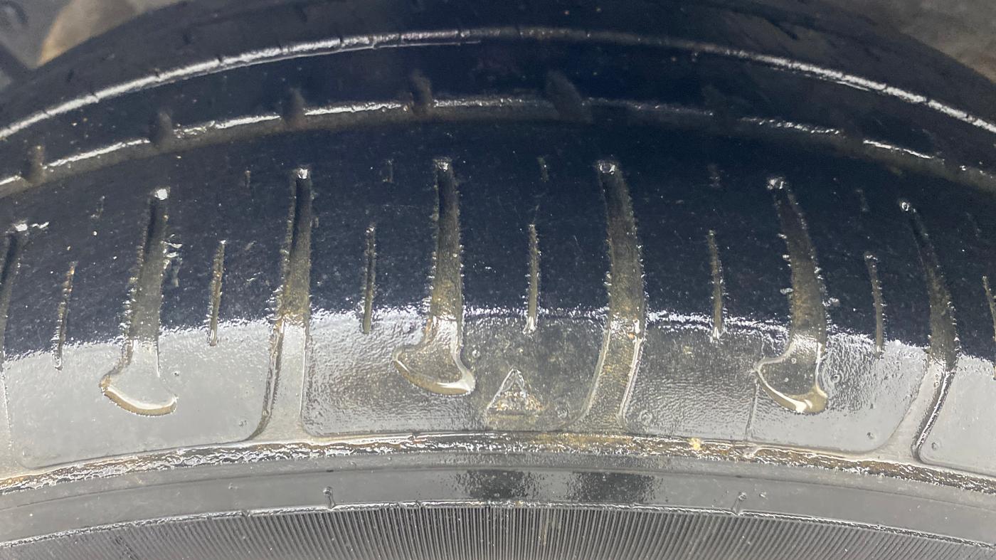 2018 Hyundai Grand i10 SPORTZ AT 1.2 KAPPA VTVT, Petrol, Automatic, 26,312 km, Left Front Tyre Tread