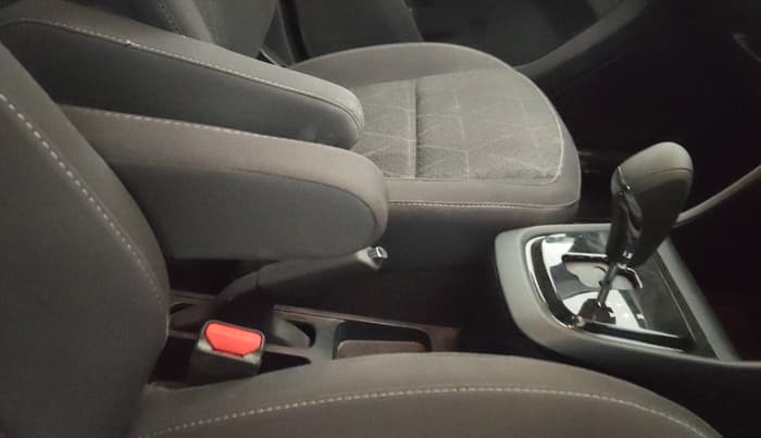 2024 Tata PUNCH ACCOMPLISHED AMT, Petrol, Automatic, 8,781 km, Gear Lever