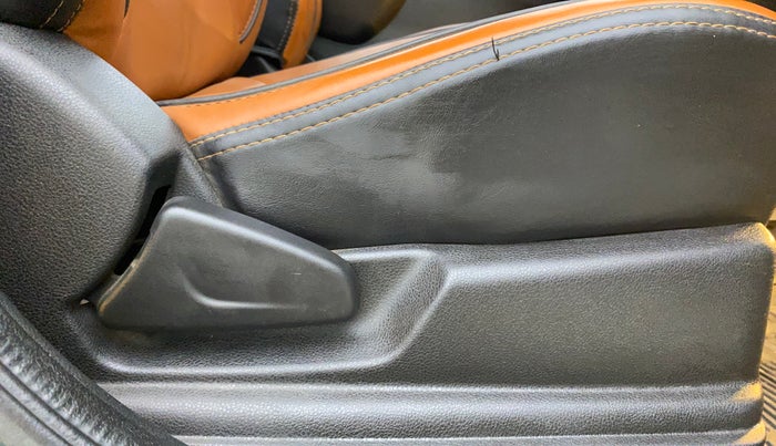 2020 Renault Kwid RXL 1.0 AMT, Petrol, Automatic, 31,777 km, Driver Side Adjustment Panel