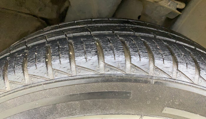 2020 Renault Kwid RXL 1.0 AMT, Petrol, Automatic, 31,777 km, Right Front Tyre Tread