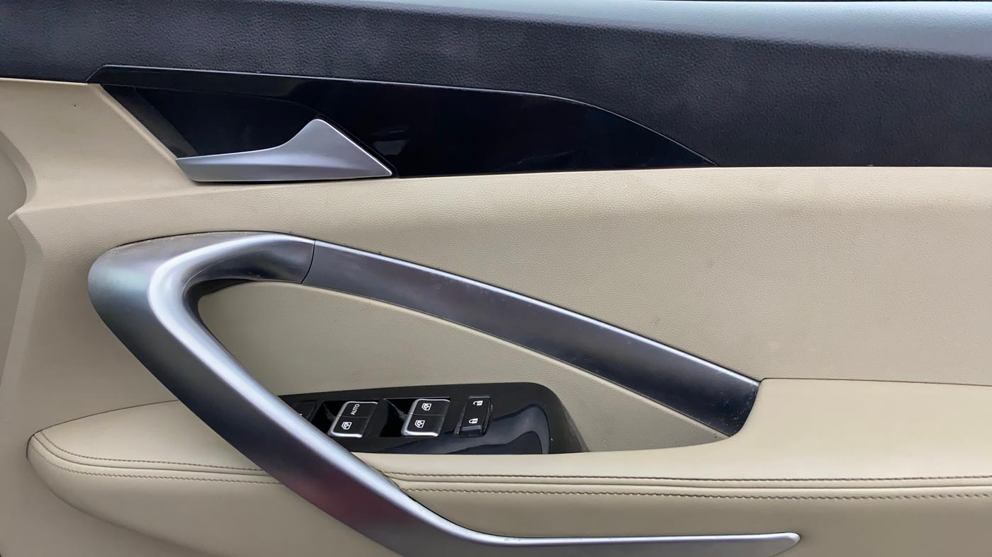 2021 MG HECTOR SHARP 1.5 DCT PETROL, Petrol, Automatic, 82,069 km, Driver Side Door Panels Control