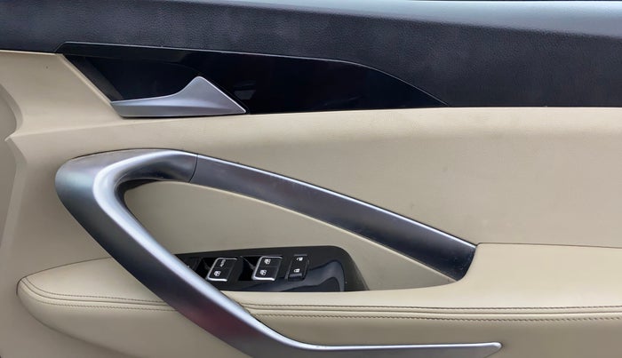 2021 MG HECTOR SHARP 1.5 DCT PETROL, Petrol, Automatic, 82,069 km, Driver Side Door Panels Control