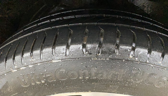 2021 MG HECTOR SHARP 1.5 DCT PETROL, Petrol, Automatic, 82,069 km, Right Front Tyre Tread