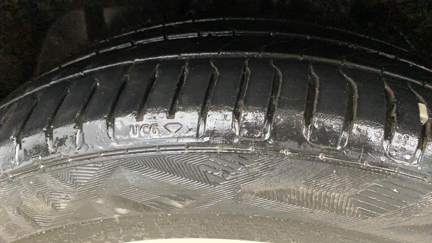 2021 MG HECTOR SHARP 1.5 DCT PETROL, Petrol, Automatic, 82,069 km, Left Front Tyre Tread