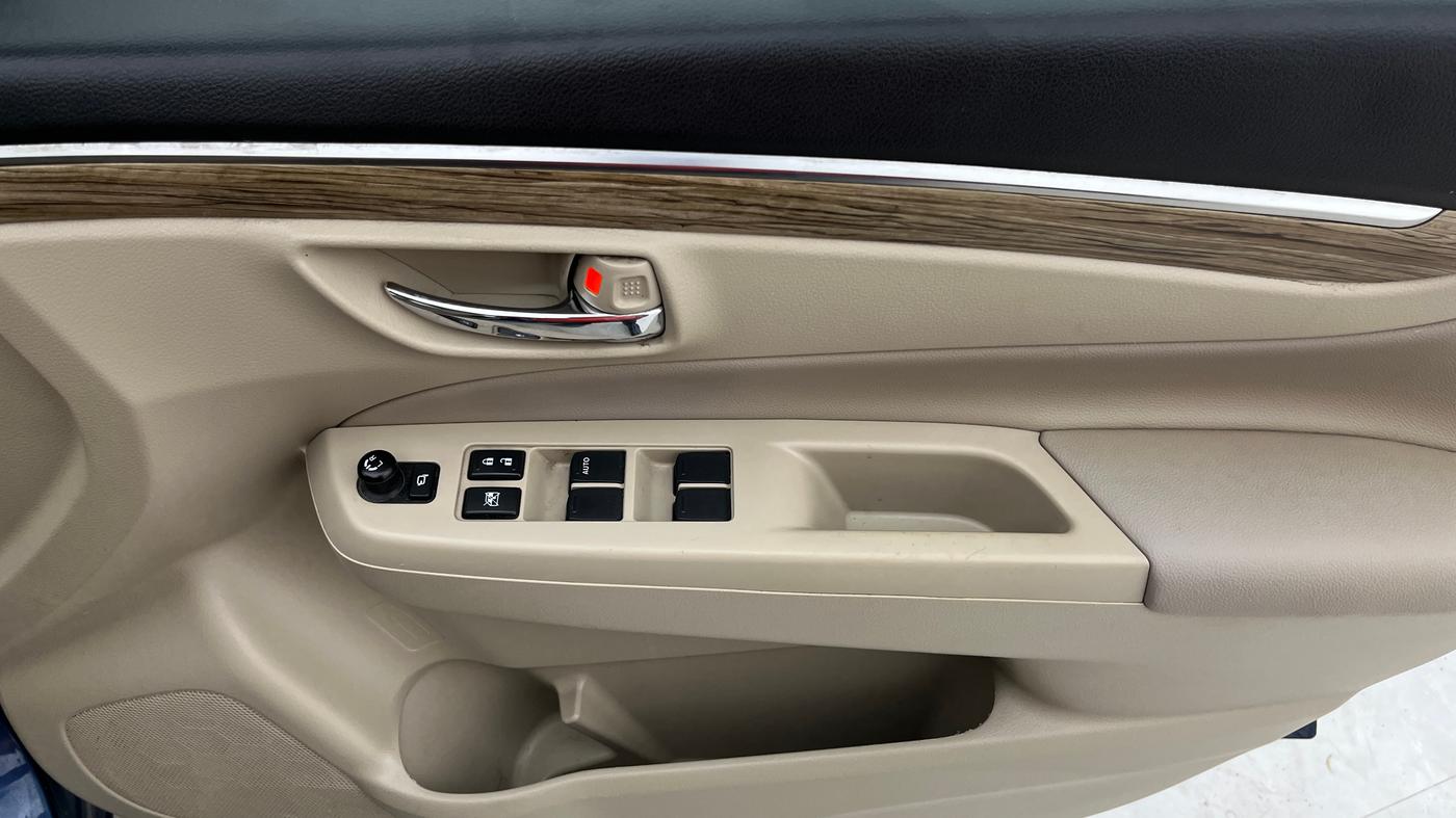 2019 Maruti Ciaz ALPHA  AT 1.5 SHVS PETROL, Petrol, Automatic, 56,065 km, Driver Side Door Panels Control