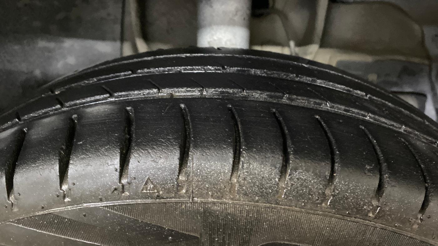 2017 Tata Indigo ECS GLS, CNG, Manual, 70,171 km, Right Front Tyre Tread
