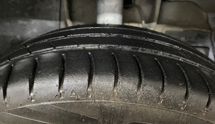 2017 Tata Indigo ECS GLS, CNG, Manual, 70,171 km, Right Front Tyre Tread