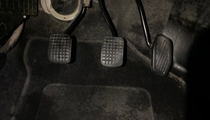 2017 Tata Indigo ECS GLS, CNG, Manual, 70,171 km, Pedals