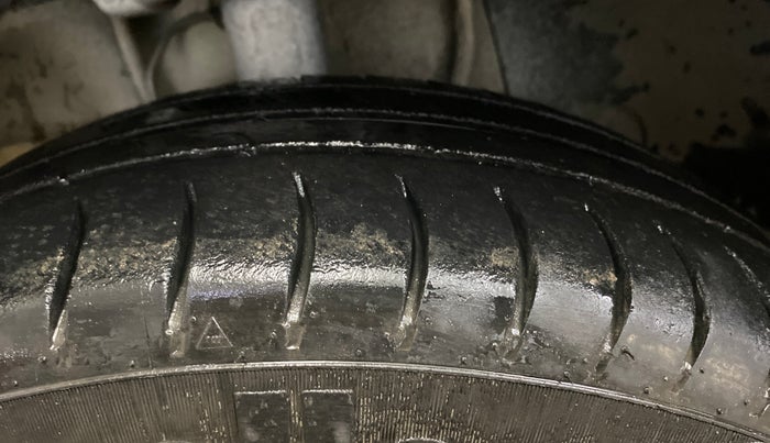 2017 Tata Indigo ECS GLS, CNG, Manual, 70,171 km, Left Front Tyre Tread