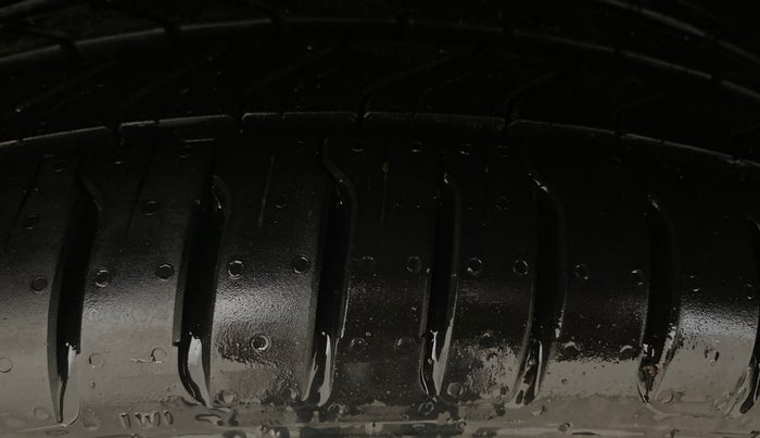 2016 Maruti Baleno ZETA PETROL 1.2, Petrol, Manual, 55,840 km, Right Rear Tyre Tread