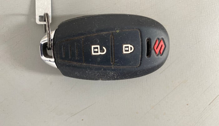 2016 Maruti Baleno ZETA PETROL 1.2, Petrol, Manual, 55,840 km, Key Close Up