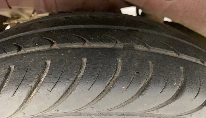 2010 Hyundai Santro Xing GLS, Petrol, Manual, 18,718 km, Right Rear Tyre Tread