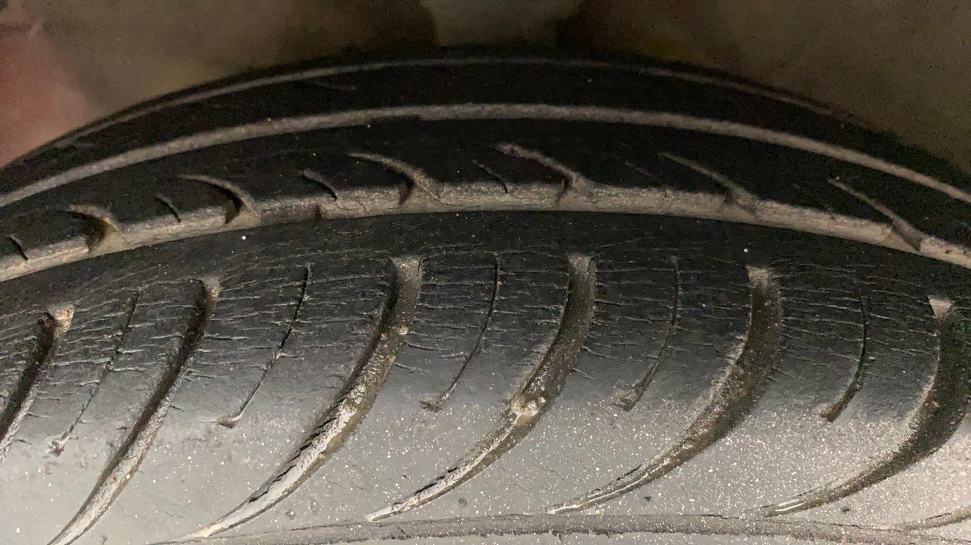 2010 Hyundai Santro Xing GLS, Petrol, Manual, 18,718 km, Left Front Tyre Tread