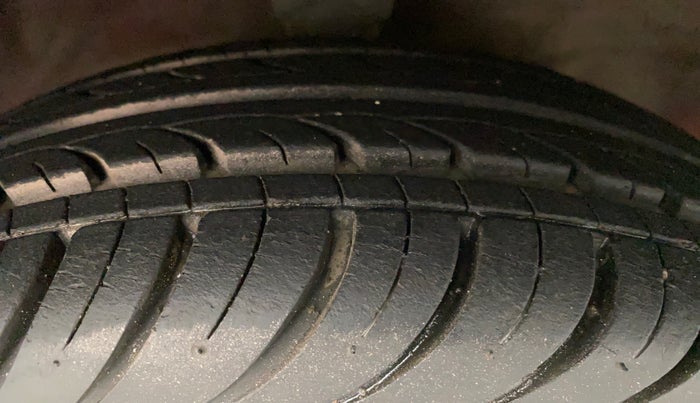 2010 Hyundai Santro Xing GLS, Petrol, Manual, 18,718 km, Right Front Tyre Tread