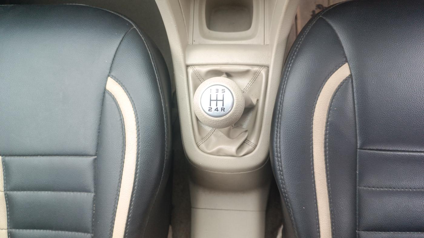 2016 Maruti Ertiga VDI SHVS, Diesel, Manual, 84,723 km, Gear Lever