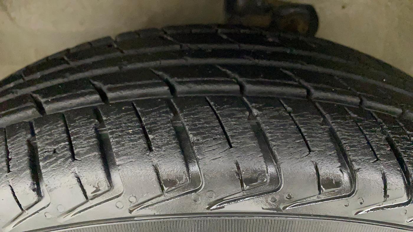 2010 Maruti A Star VXI, Petrol, Manual, 56,493 km, Left Front Tyre Tread