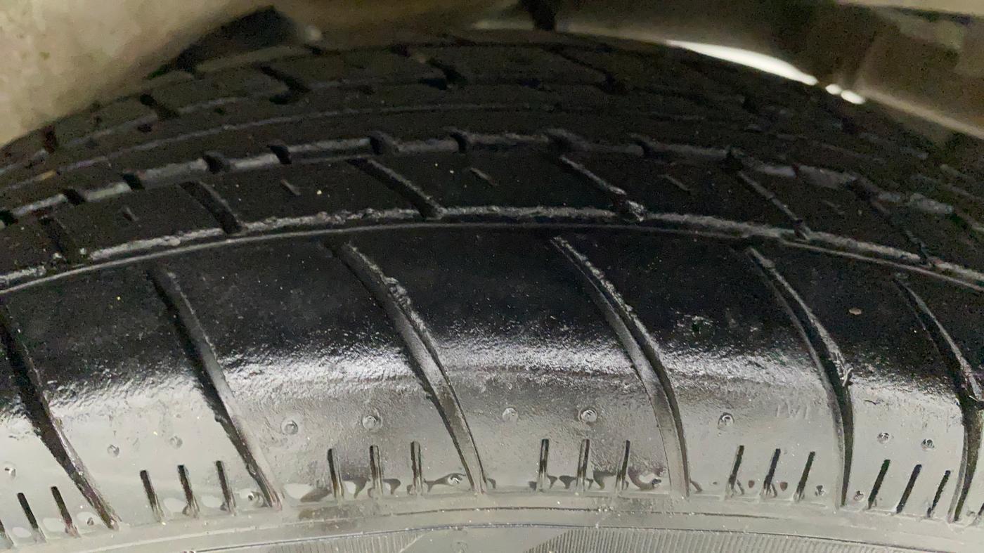 2010 Maruti A Star VXI, Petrol, Manual, 56,493 km, Left Rear Tyre Tread